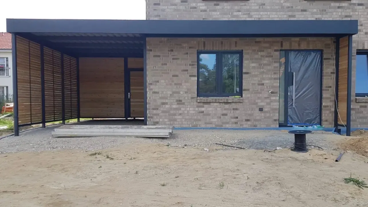 Carport mit Eingangsüberdachung - Carportmaster Projekt 19-F-2063 - 38471 Rühen - Carportbild 01