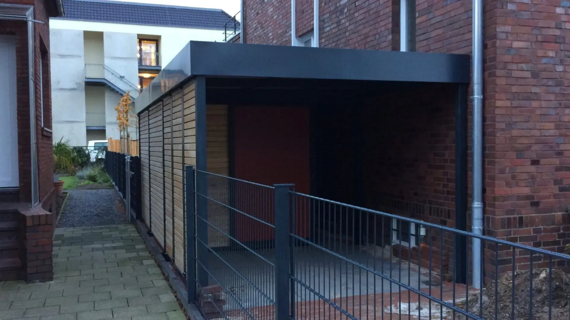 Carport mit Schuppen - Carportmaster Projekt 16-P-1791 - 47623 Kevelaer - Carportbild 01